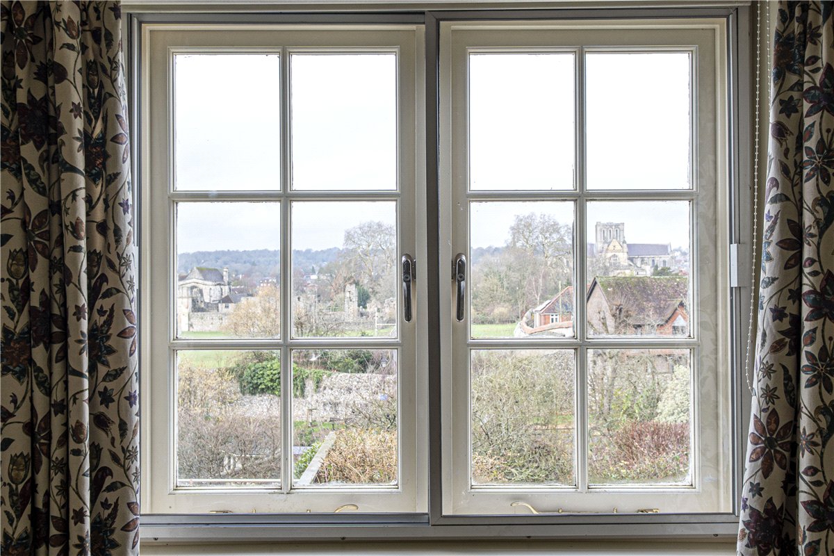 2 bedroom house, Chesil Street, Winchester SO23 - Available