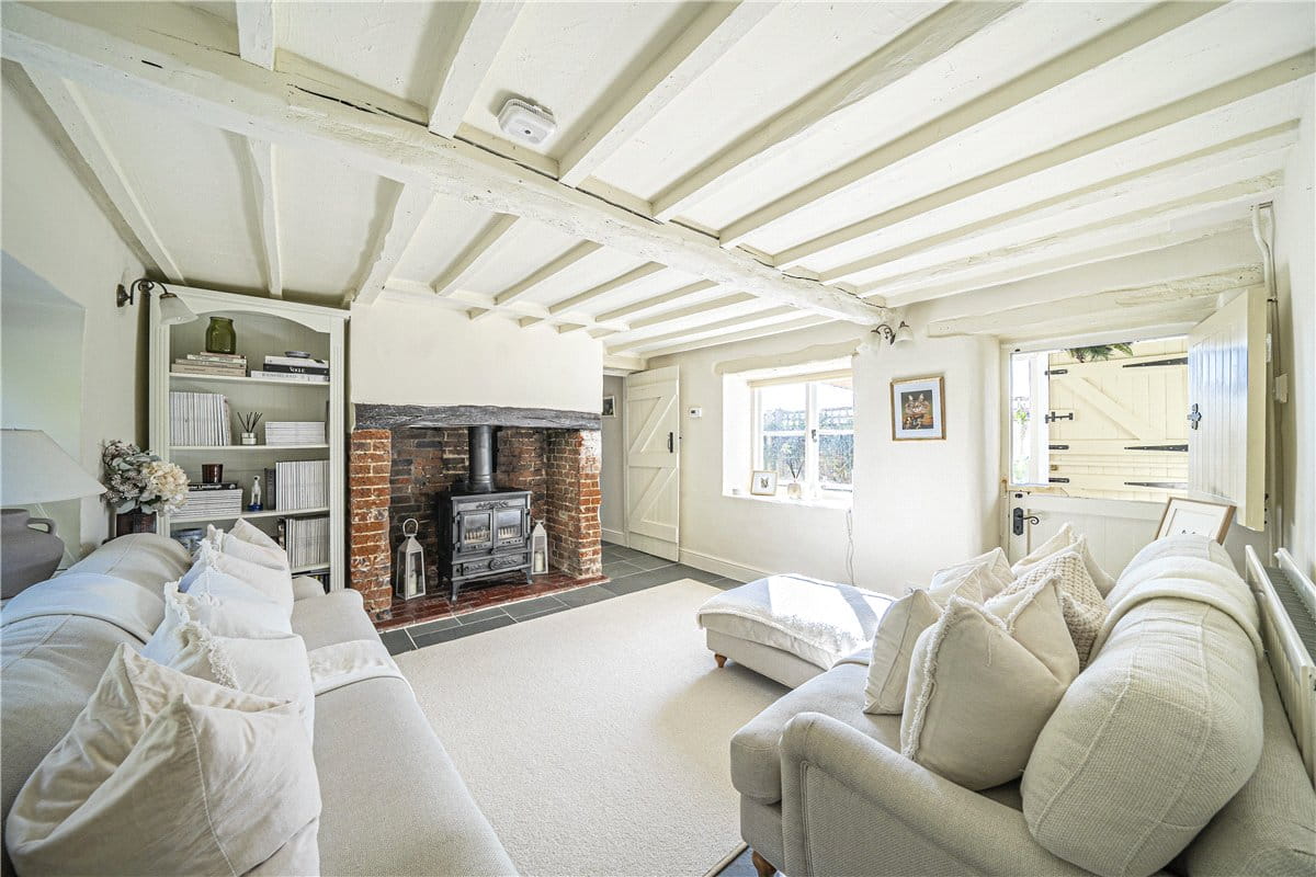 2 bedroom cottage, Kilmeston, Alresford SO24 - Available