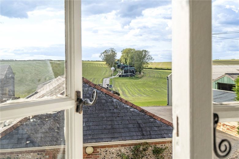 2 bedroom cottage, Kilmeston, Alresford SO24 - Available