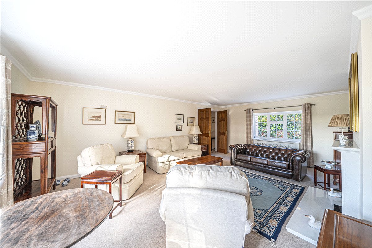 5 bedroom house, Lynch Hill Park, Whitchurch RG28 - Available