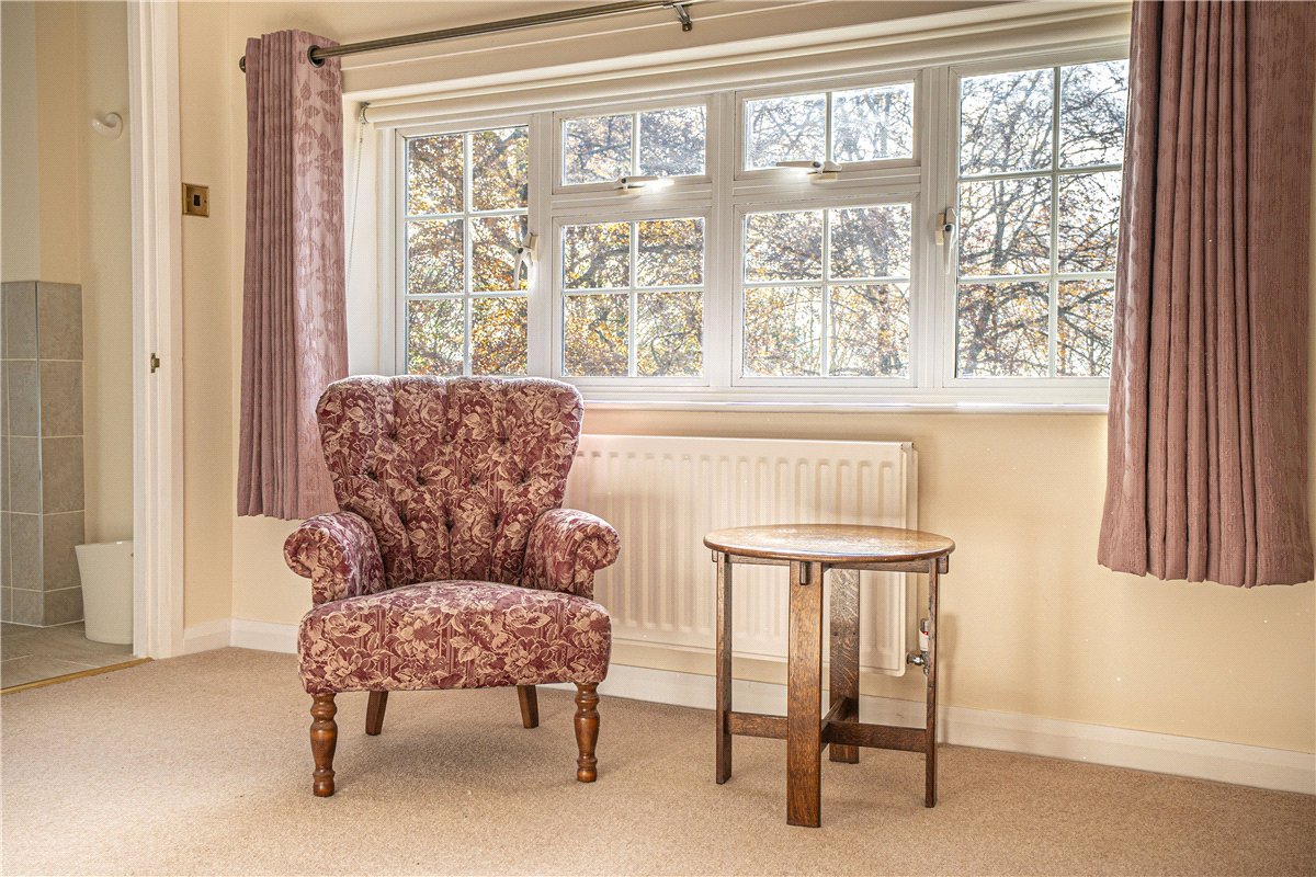 5 bedroom house, Lynch Hill Park, Whitchurch RG28 - Available