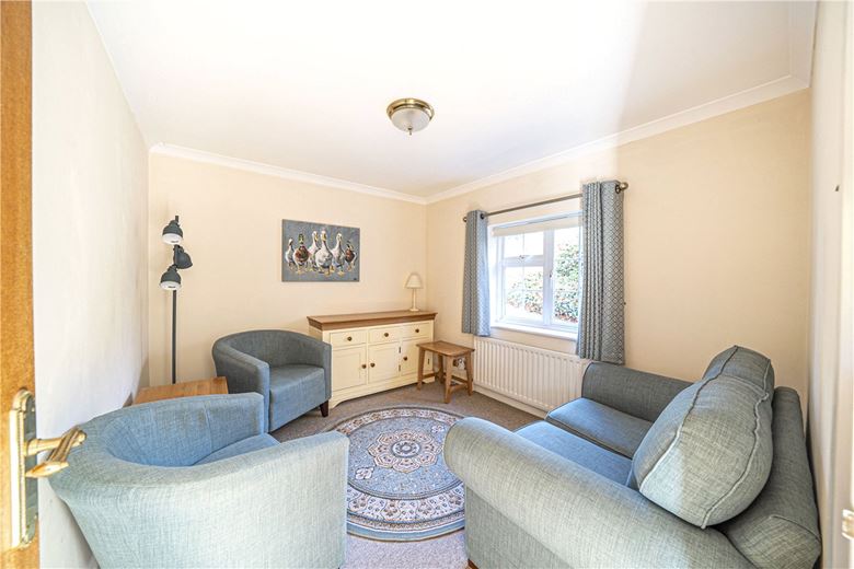 5 bedroom house, Lynch Hill Park, Whitchurch RG28 - Available