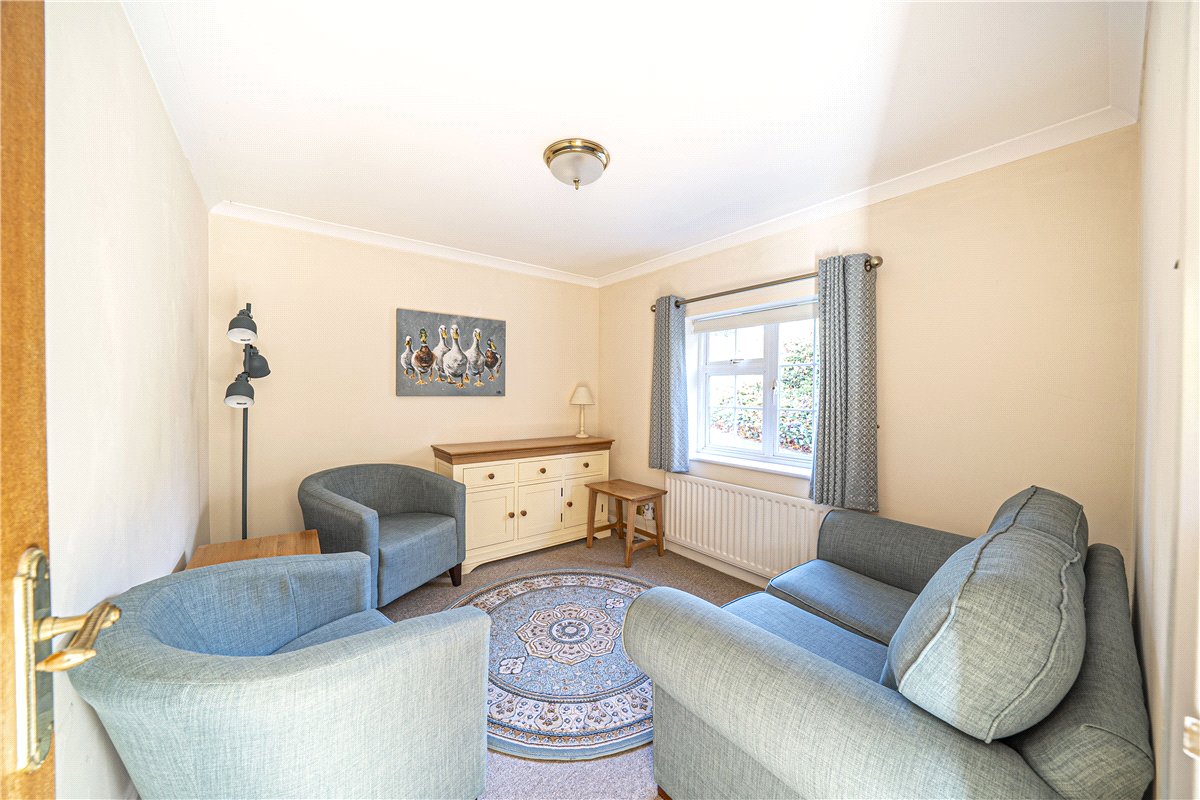 5 bedroom house, Lynch Hill Park, Whitchurch RG28 - Available