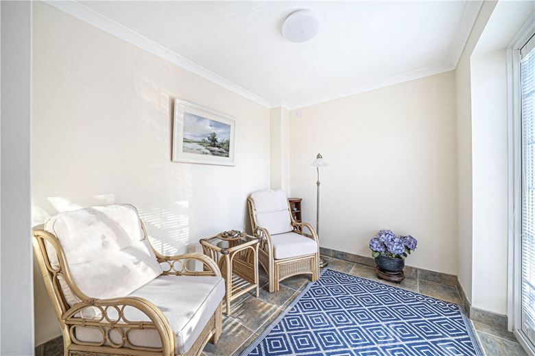 5 bedroom house, Lynch Hill Park, Whitchurch RG28 - Available