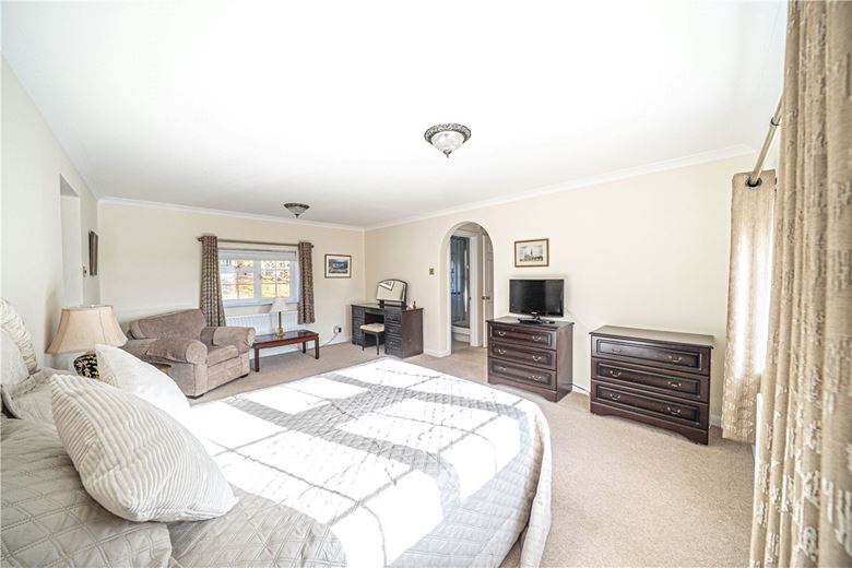 5 bedroom house, Lynch Hill Park, Whitchurch RG28 - Available