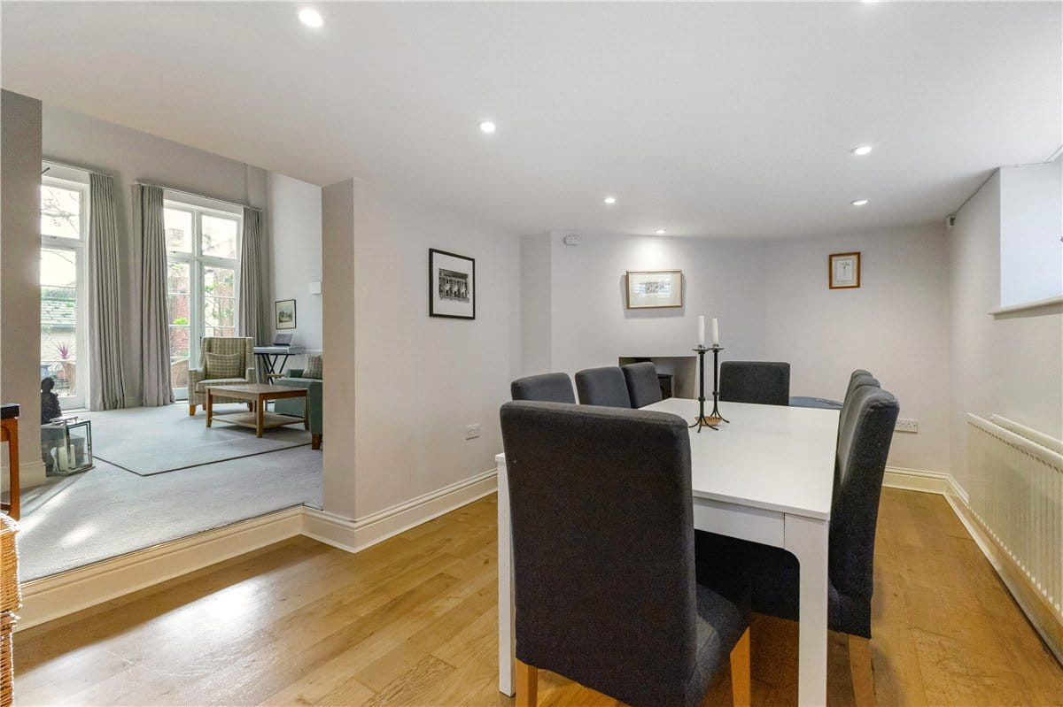 3 bedroom house, St. Cross Road, Winchester SO23 - Available