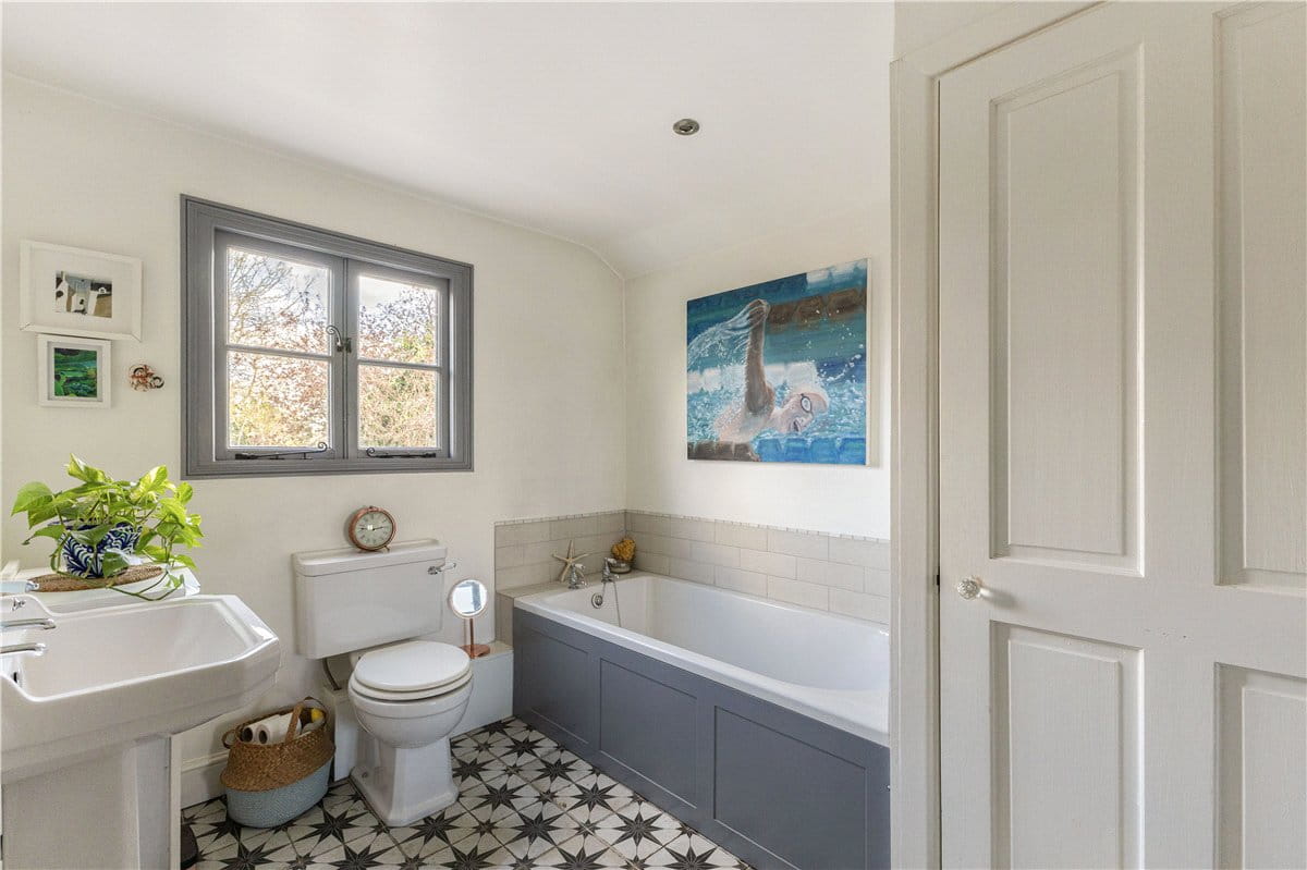 2 bedroom house, The Dean, Alresford SO24 - Available