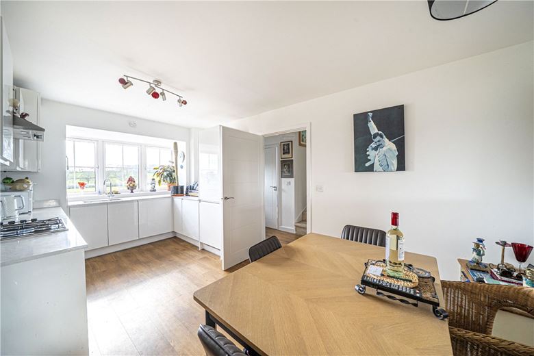 3 bedroom house, Field Close, Bishops Waltham SO32 - Available