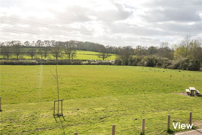 3 bedroom house, Field Close, Bishops Waltham SO32 - Available