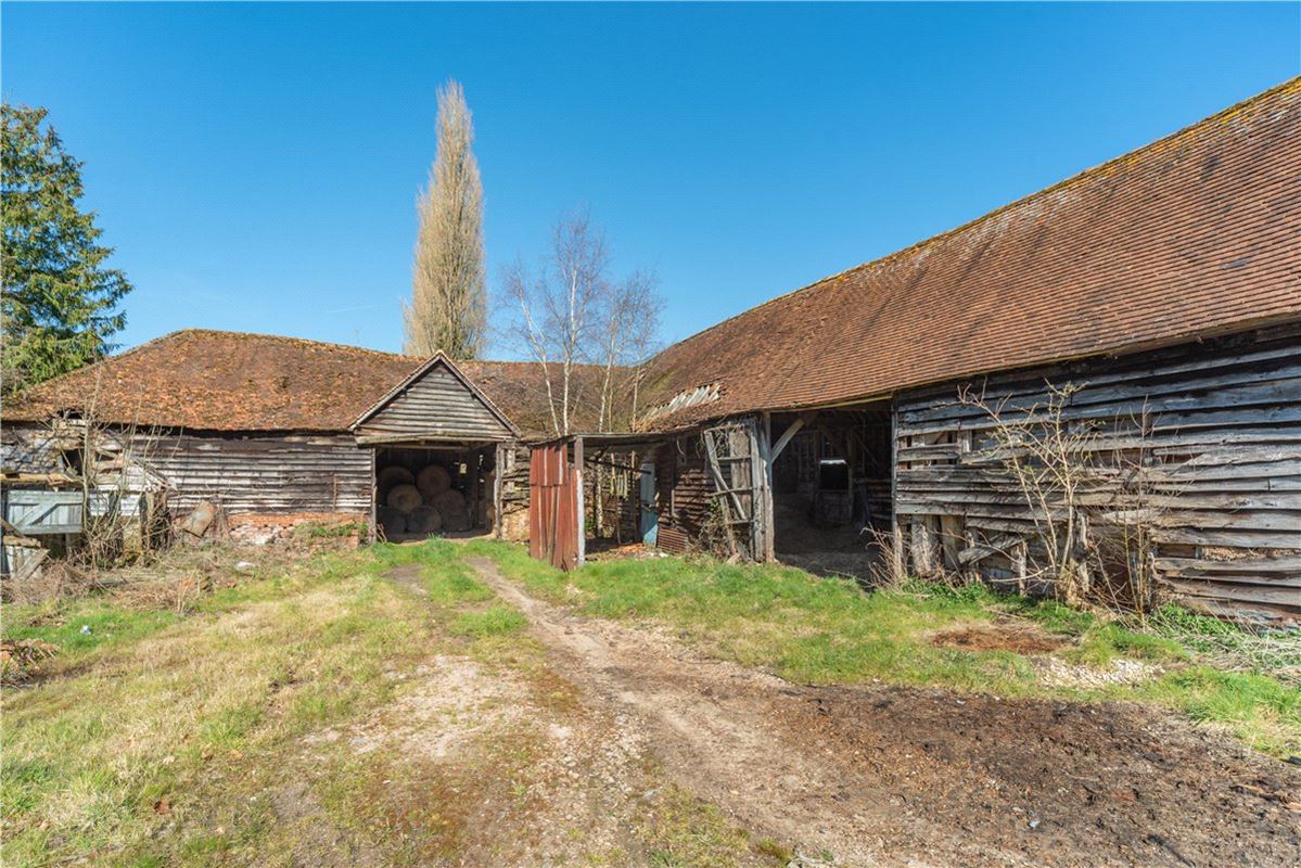 80.4 acres House, Church Road, Aldermaston RG7 - Sold STC
