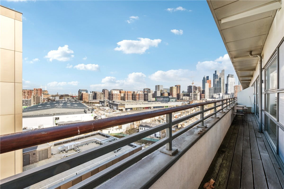 2 bedroom flat, Cornell Square, Nine Elms SW8 - Sold STC