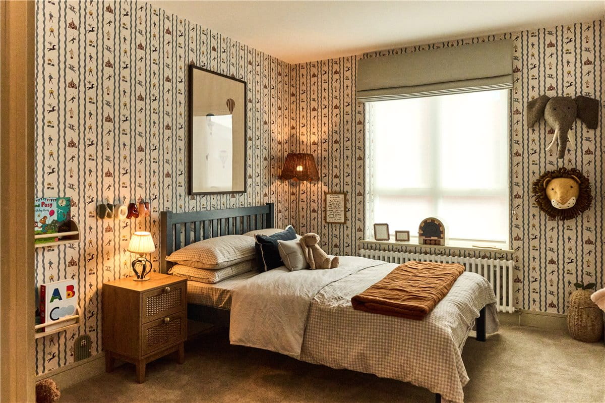 4 bedroom house, London Square Wandsworth Common, Springfield Drive SW17 - Available