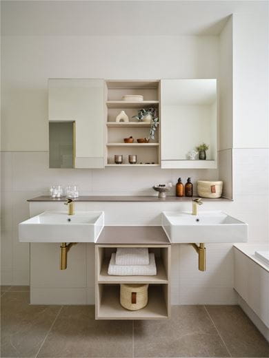 4 bedroom house, London Square Wandsworth Common, Springfield Drive SW17 - Available