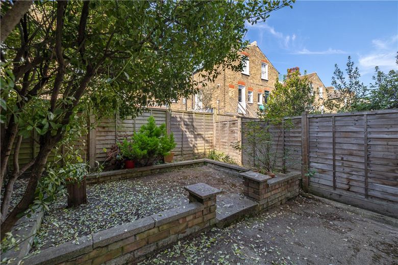2 bedroom flat, Latchmere Road, London SW11 - Sold