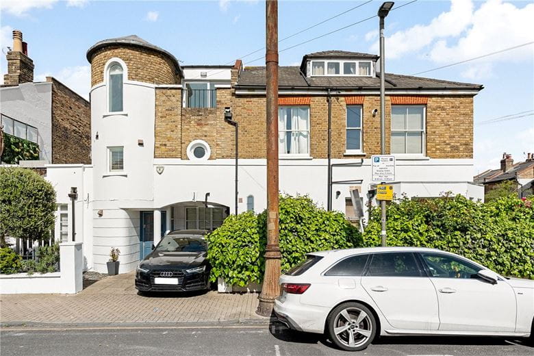 2 bedroom house, Wiseton Road, Wandsworth SW17 - Available