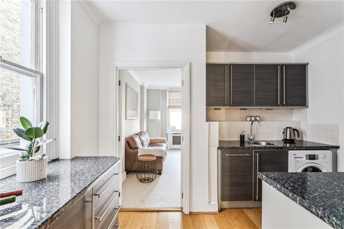 2 bedroom flat, Airedale Road, London SW12 - Sold