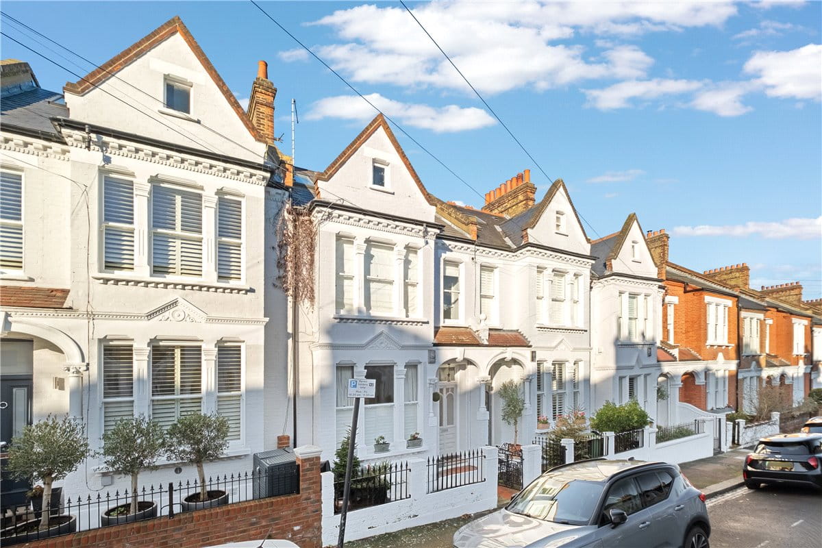 2 bedroom flat, Airedale Road, London SW12 - Sold