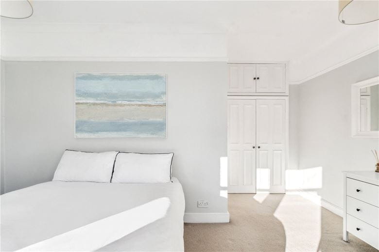 2 bedroom flat, Airedale Road, London SW12 - Sold