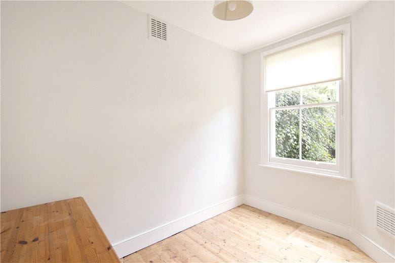 2 bedroom maisonette, Beira Street, Balham/Clapham South SW12 - Sold