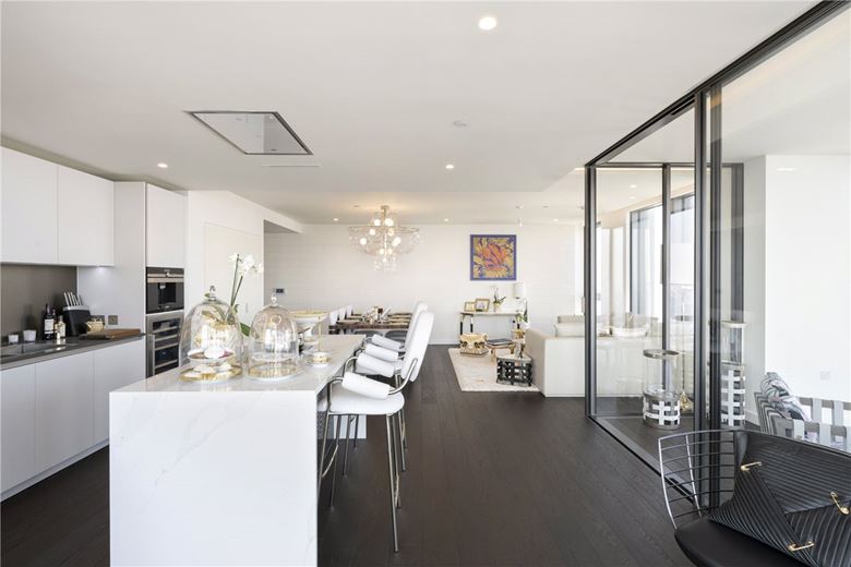 3 bedroom flat, DAMAC Tower, Nine Elms SW8 - Available