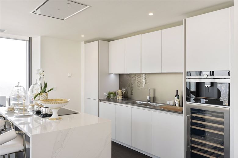 3 bedroom flat, DAMAC Tower, Nine Elms SW8 - Available