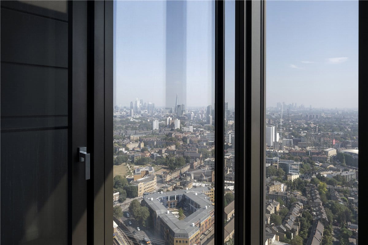 2 bedroom flat, DAMAC Tower, Nine Elms SW8 - Available