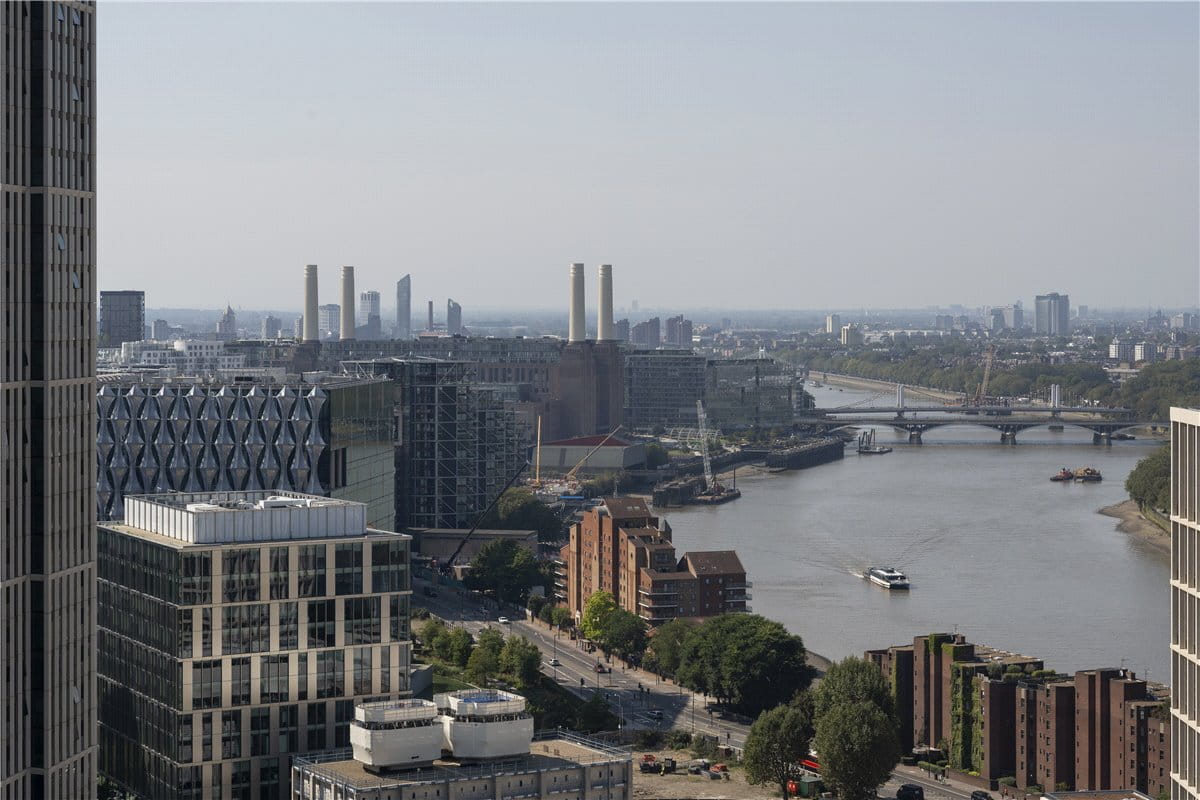 2 bedroom flat, DAMAC Tower, Nine Elms SW8 - Available