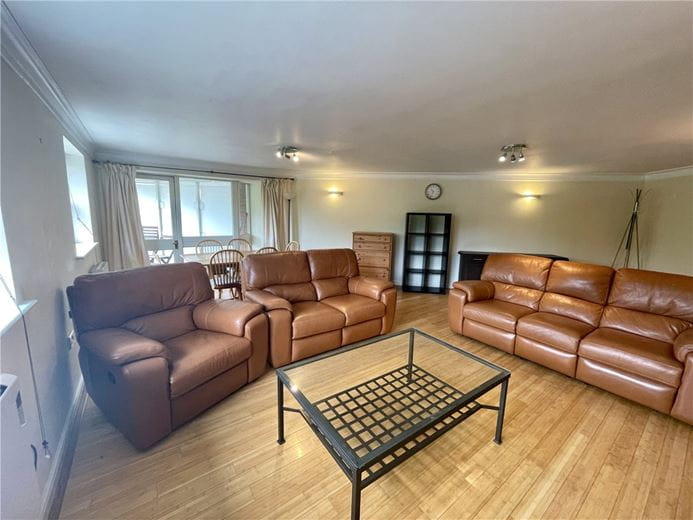 2 bedroom flat, Heritage Park, Tooting Common/Tooting Bec SW17 - Available