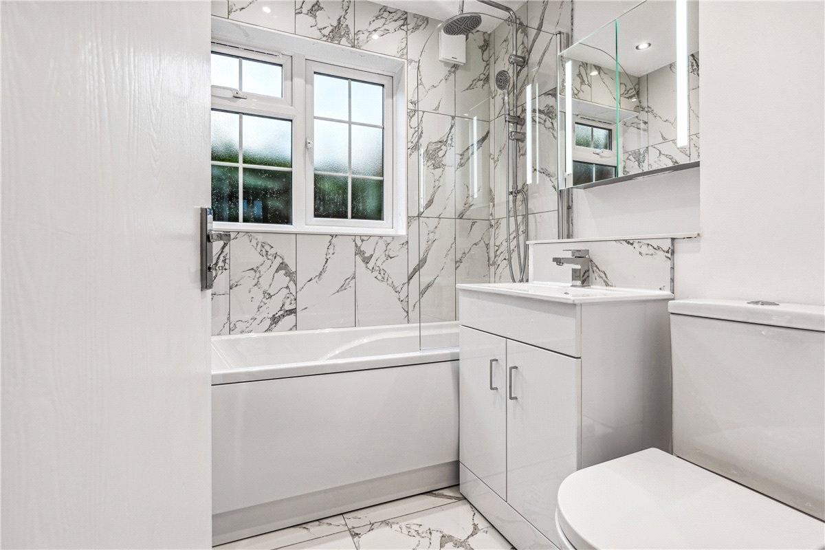 1 bedroom flat, College Gardens, London SW17 - Sold