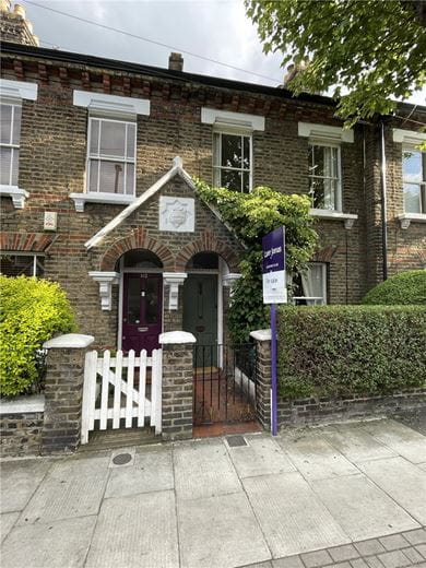 2 bedroom house, Sabine Road, Battersea SW11 - Available