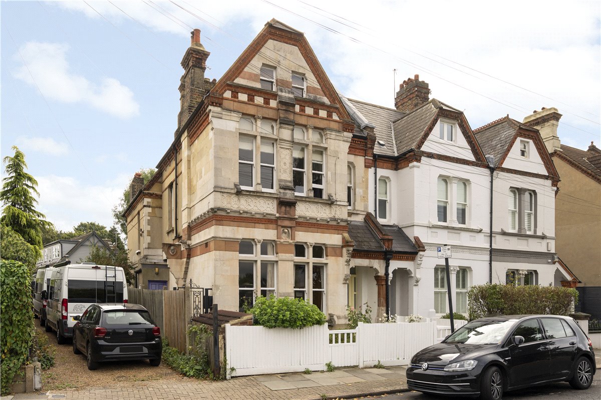 2 bedroom flat, Trinity Fields, Wandsworth Common SW17 - Sold STC