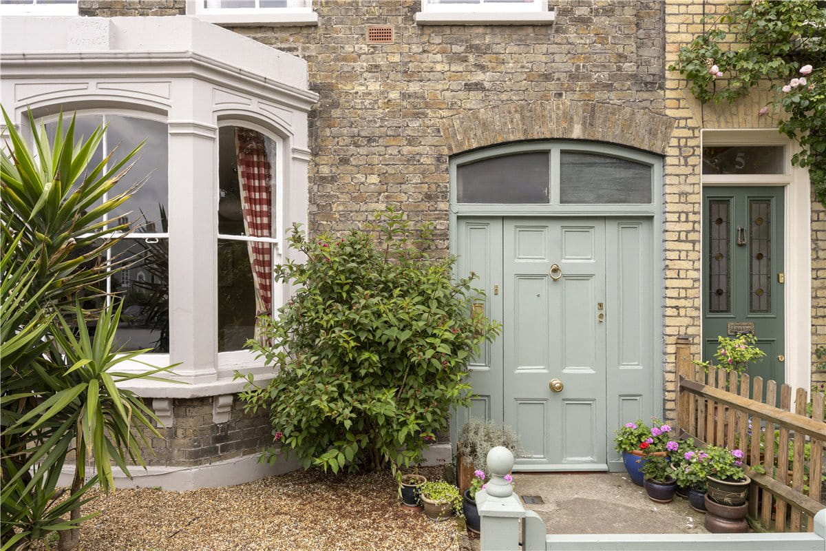 3 bedroom house, Bellevue Village, Wandsworth Common SW17 - Available