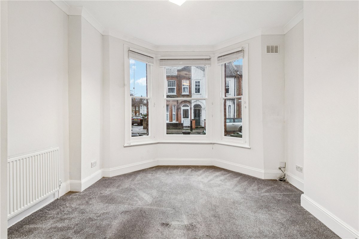 1 bedroom flat, Glenelg Road, London SW2 - Available