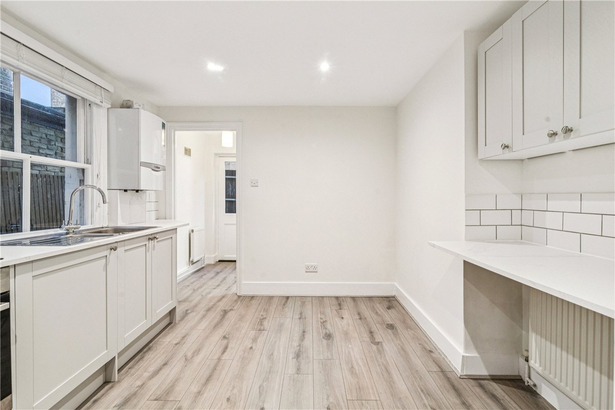 1 bedroom flat, Glenelg Road, London SW2 - Available