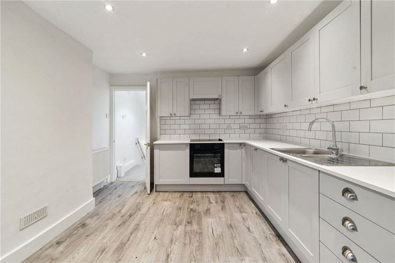 2 bedroom flat, Glenelg Road, London SW2 - Available