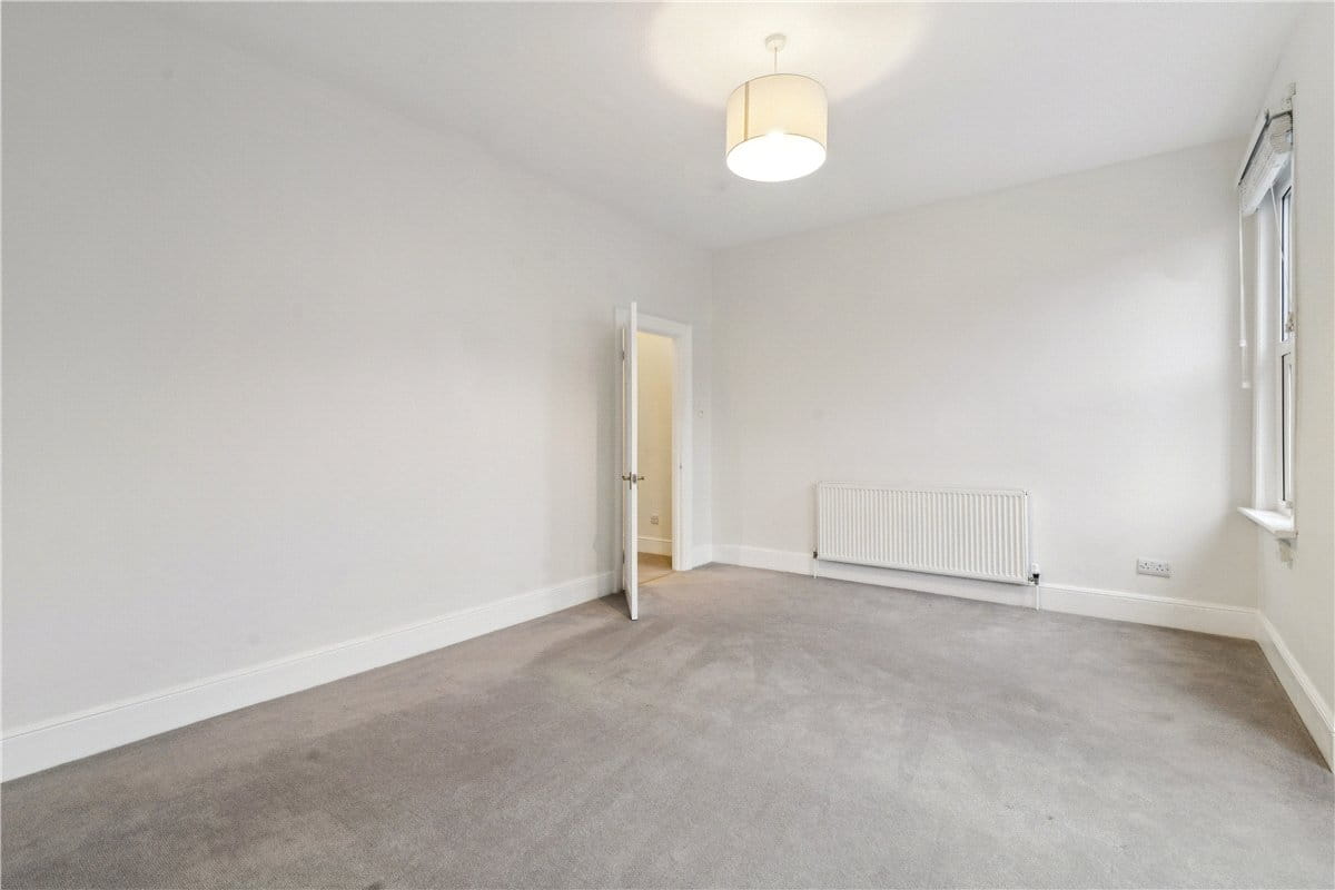 2 bedroom flat, Glenelg Road, London SW2 - Available