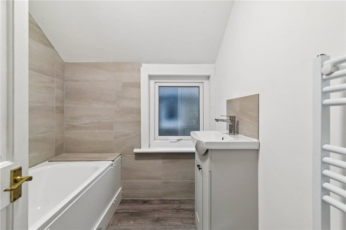 2 bedroom flat, Glenelg Road, London SW2 - Available