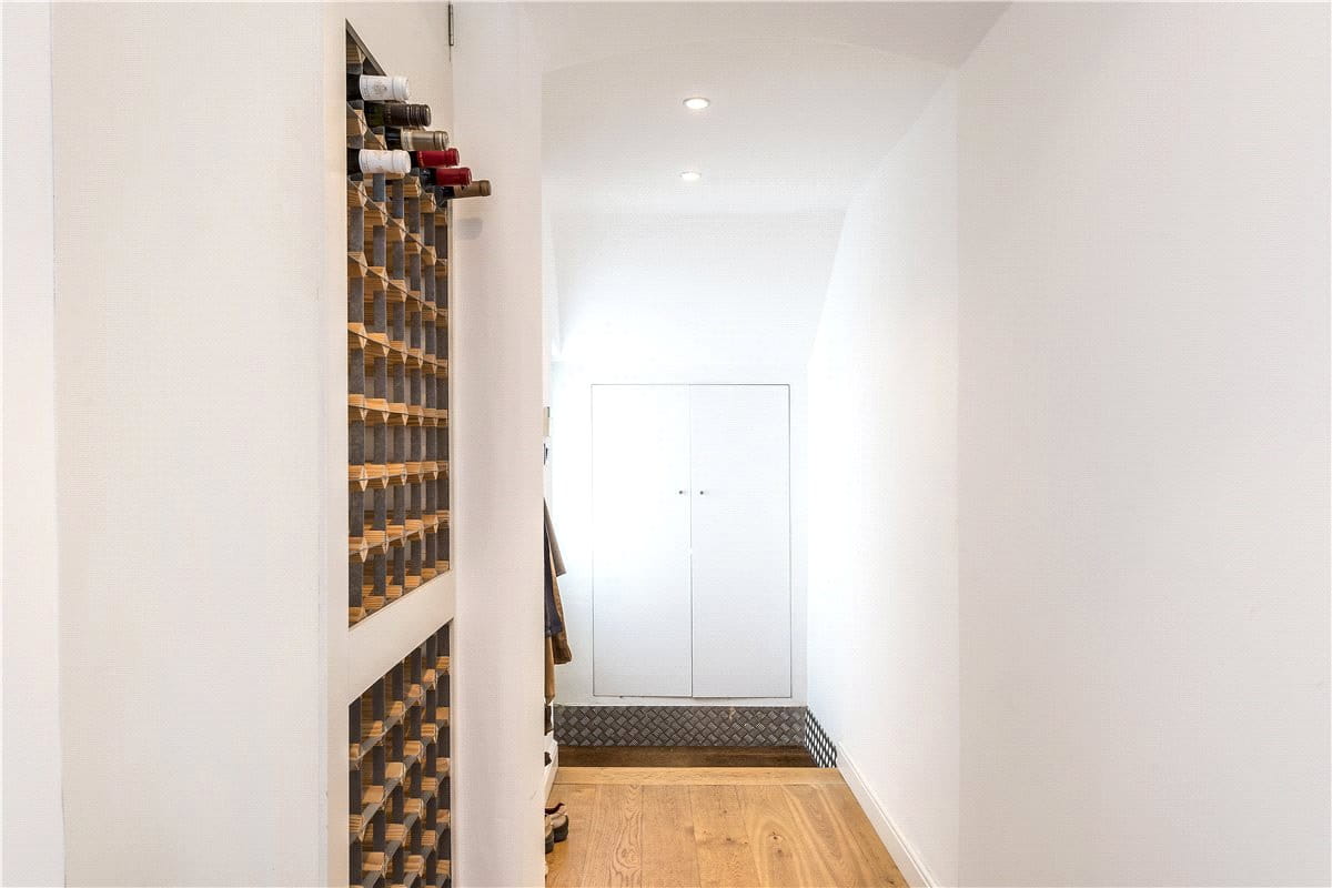 2 bedroom flat, North Side Wandsworth Common, London SW18 - Available