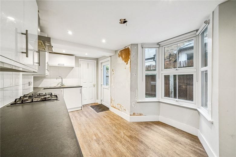 3 bedroom house, Holdernesse Road, London SW17 - Available