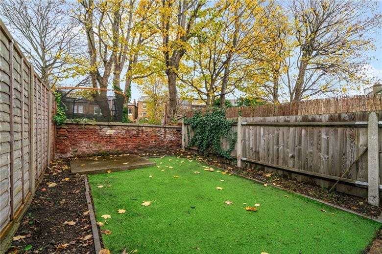 3 bedroom house, Holdernesse Road, London SW17 - Available