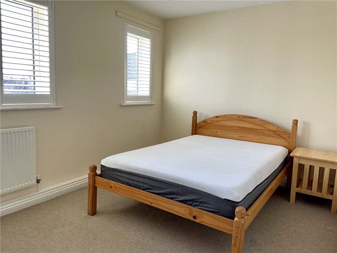 1 bedroom flat, Naples Court, 72 St. James's Drive SW12 - Available