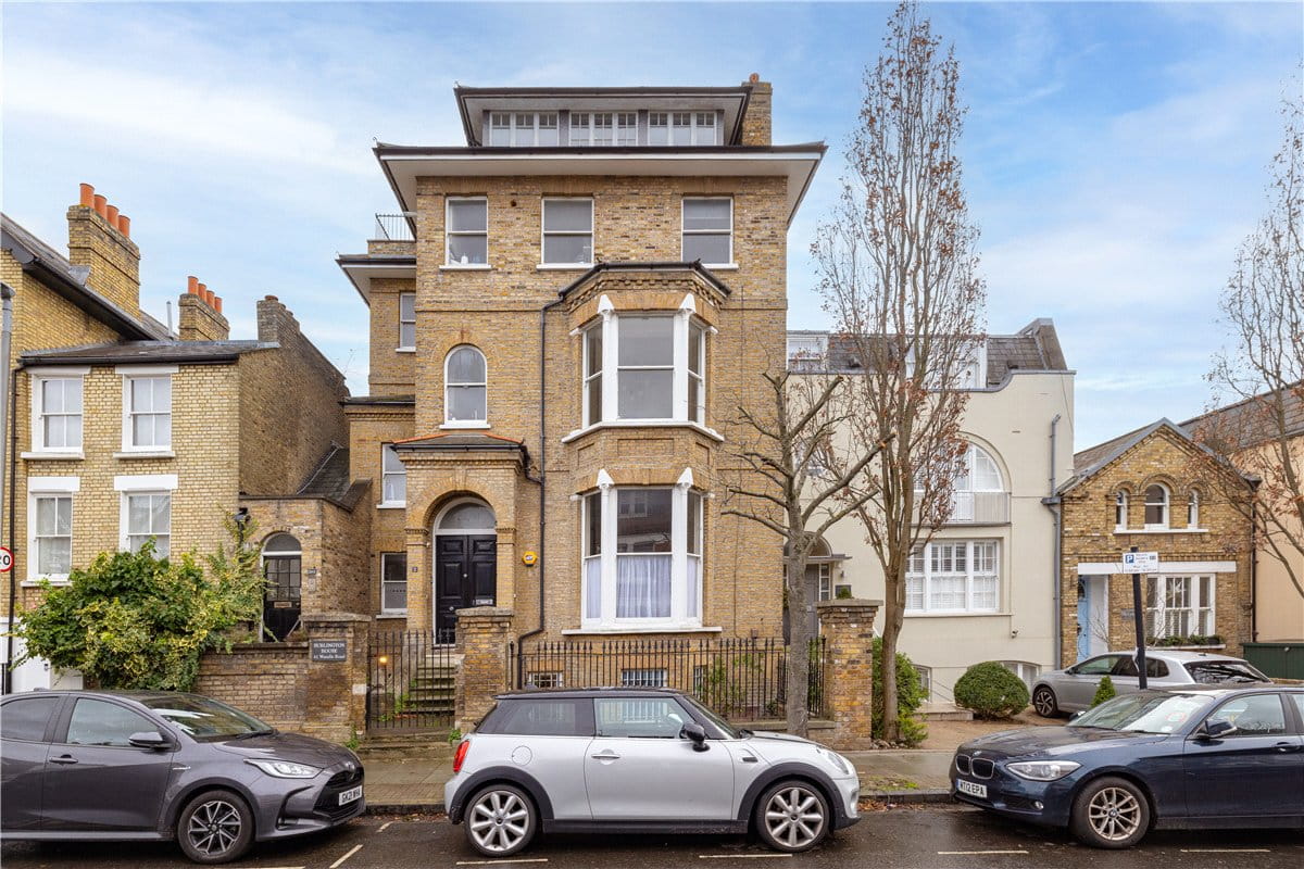 2 bedroom flat, Wandle Road, London SW17 - Available