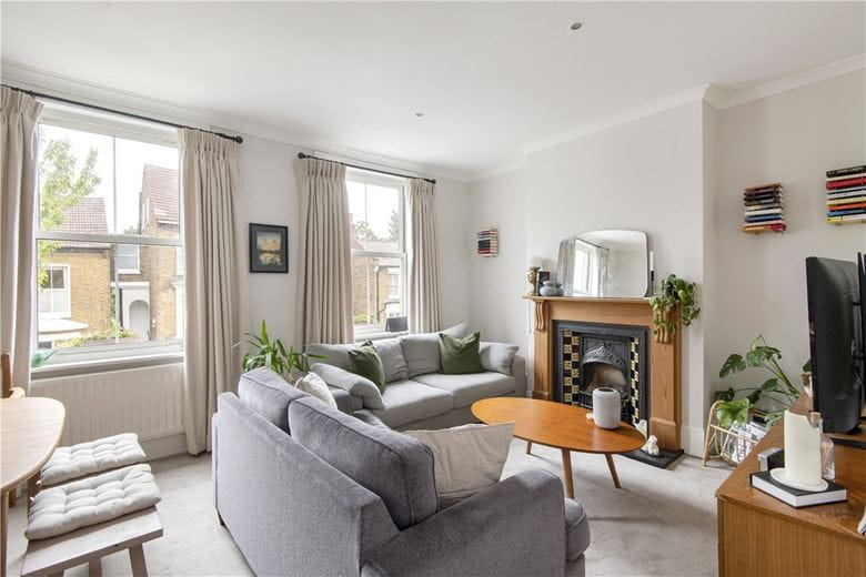 2 bedroom flat, Althorp Road, Wandsworth Common SW17 - Sold STC
