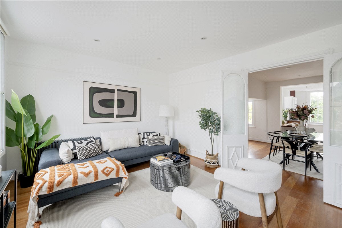 3 bedroom flat, Trinity Road, Wandsworth Common SW17 - Sold