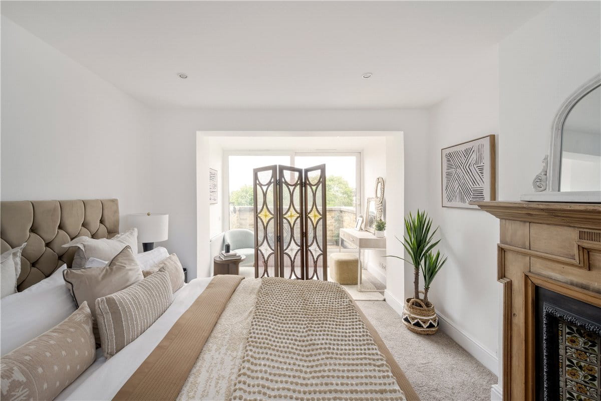 3 bedroom flat, Trinity Road, Wandsworth Common SW17 - Sold