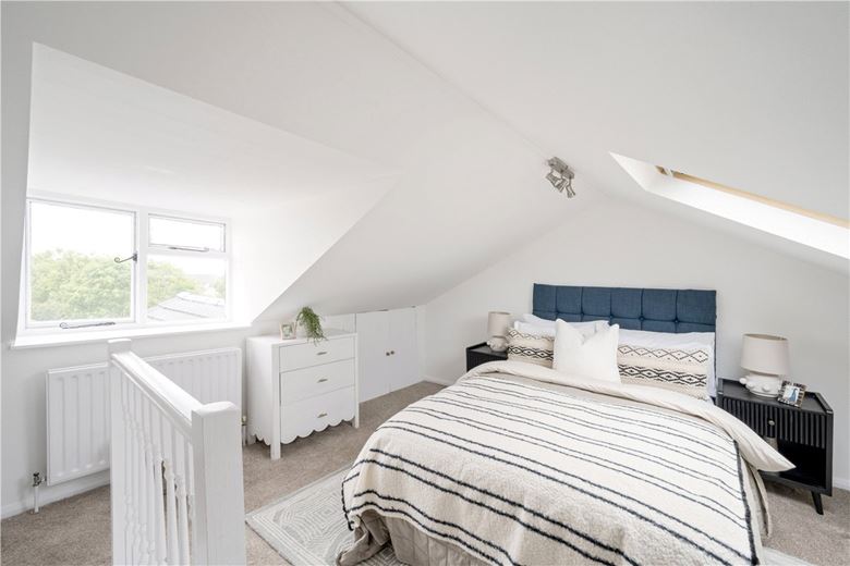 3 bedroom flat, Trinity Road, Wandsworth Common SW17 - Sold