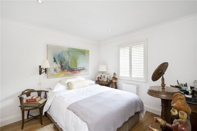 2 bedroom flat, Battersea Square, London SW11 - Sold STC