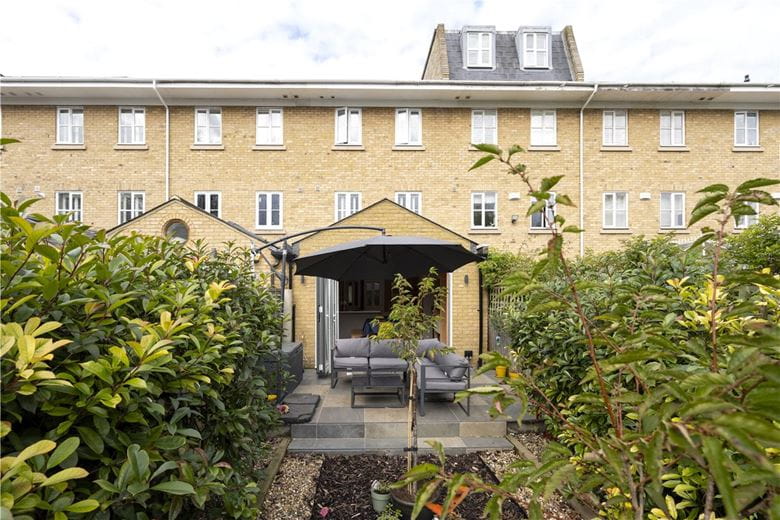 3 bedroom house, Bevin Square, London SW17 - Sold