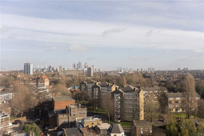 2 bedroom flat, Eagle Heights, 8 Bramlands Close SW11 - Sold