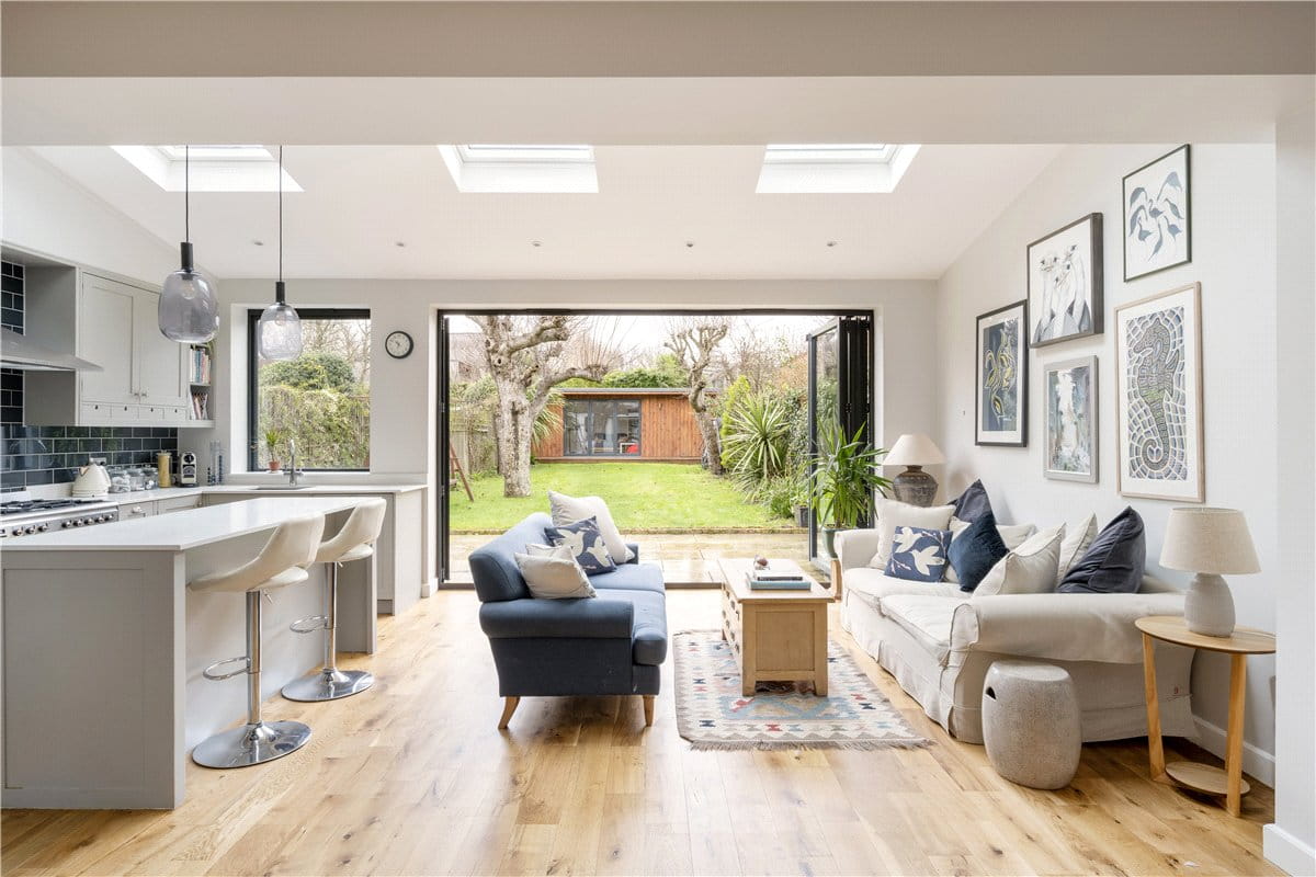 5 bedroom house, Magdalen Road, London SW18 - Available